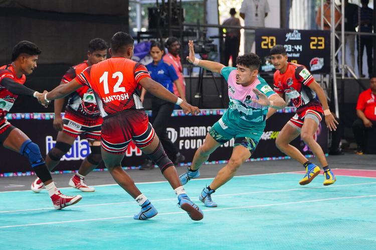 Two-tied contests and Tahrs’ unbeaten run marked the proceedings of Day 4
