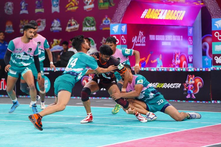 Vipers book the final berth to face Tahrs in the penultimate clash