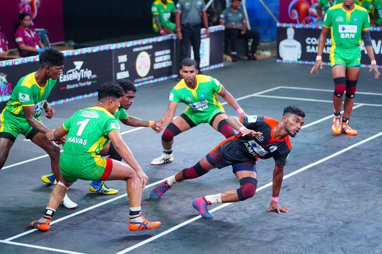 Manoj - Match 39 - AMKC Gobi vs SRM University - YKS TN CLUBS 2024