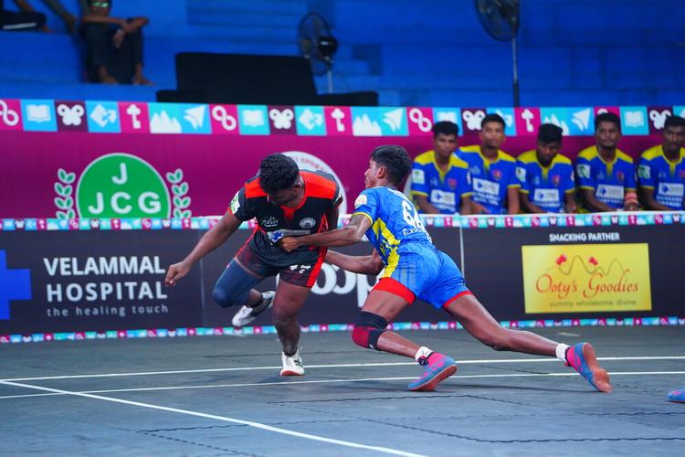 B Arunkumar - Match 75 - Sivagangai Warriors vs AMKC Gobi - YKS TN CLUBS 2024