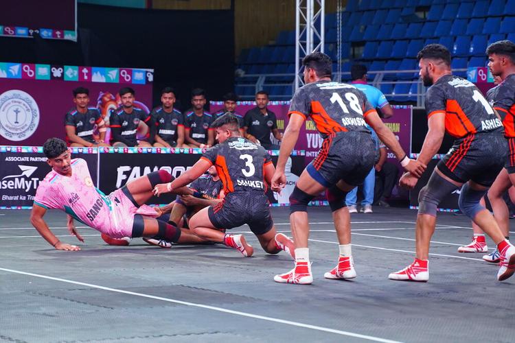 Abhishek Gunge - Match 72 - Ahmednagar District vs Sangli District - KMP YKS IDYL 2024